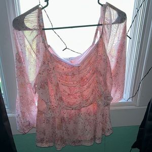Beautiful shirt perfect for the summer size medium